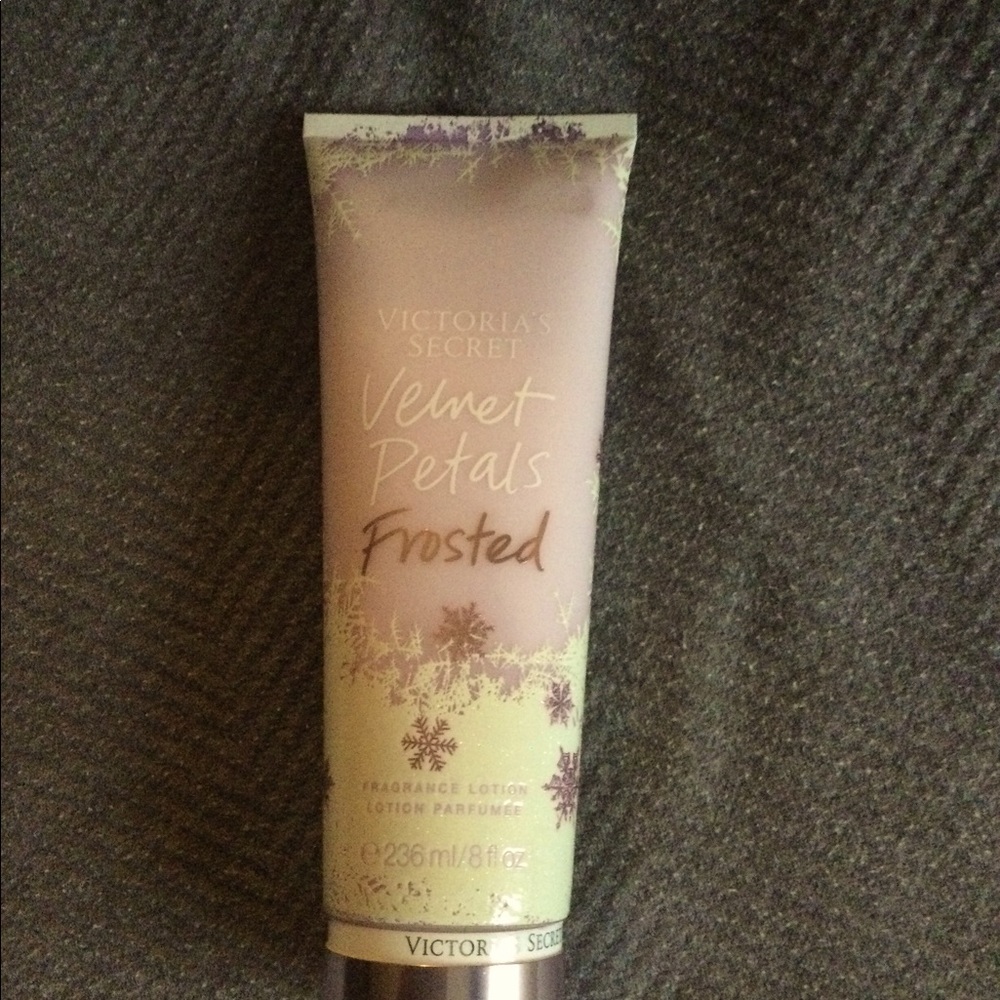 Special Victoria’s Secret Velvet Petals Frosted Fragrance Lotion, Parfumee